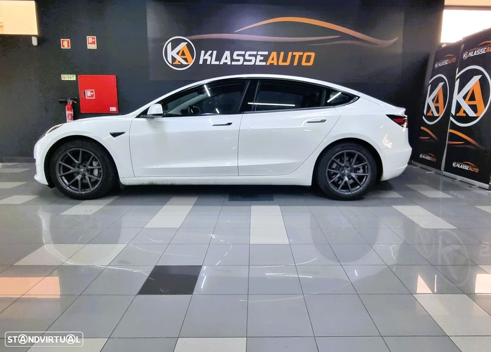 Tesla Model 3 Standard Range Plus RWD - 1