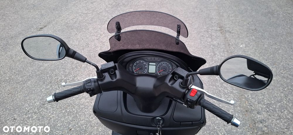 Suzuki Burgman - 26