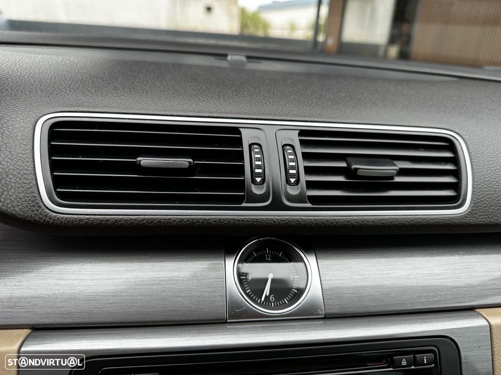 VW Passat Variant 2.0 TDI Confortline - 25