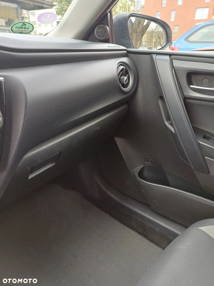 Toyota Auris 1.33 VVT-i Active - 11