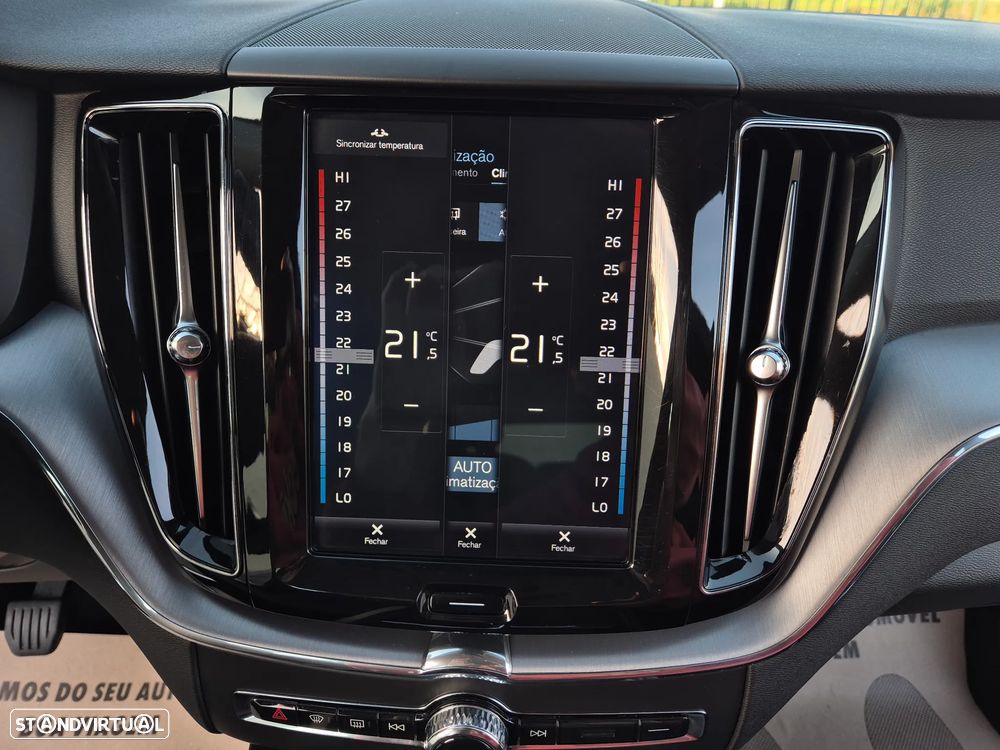 Volvo XC 60 2.0 D4 Momentum Plus Geartronic - 12