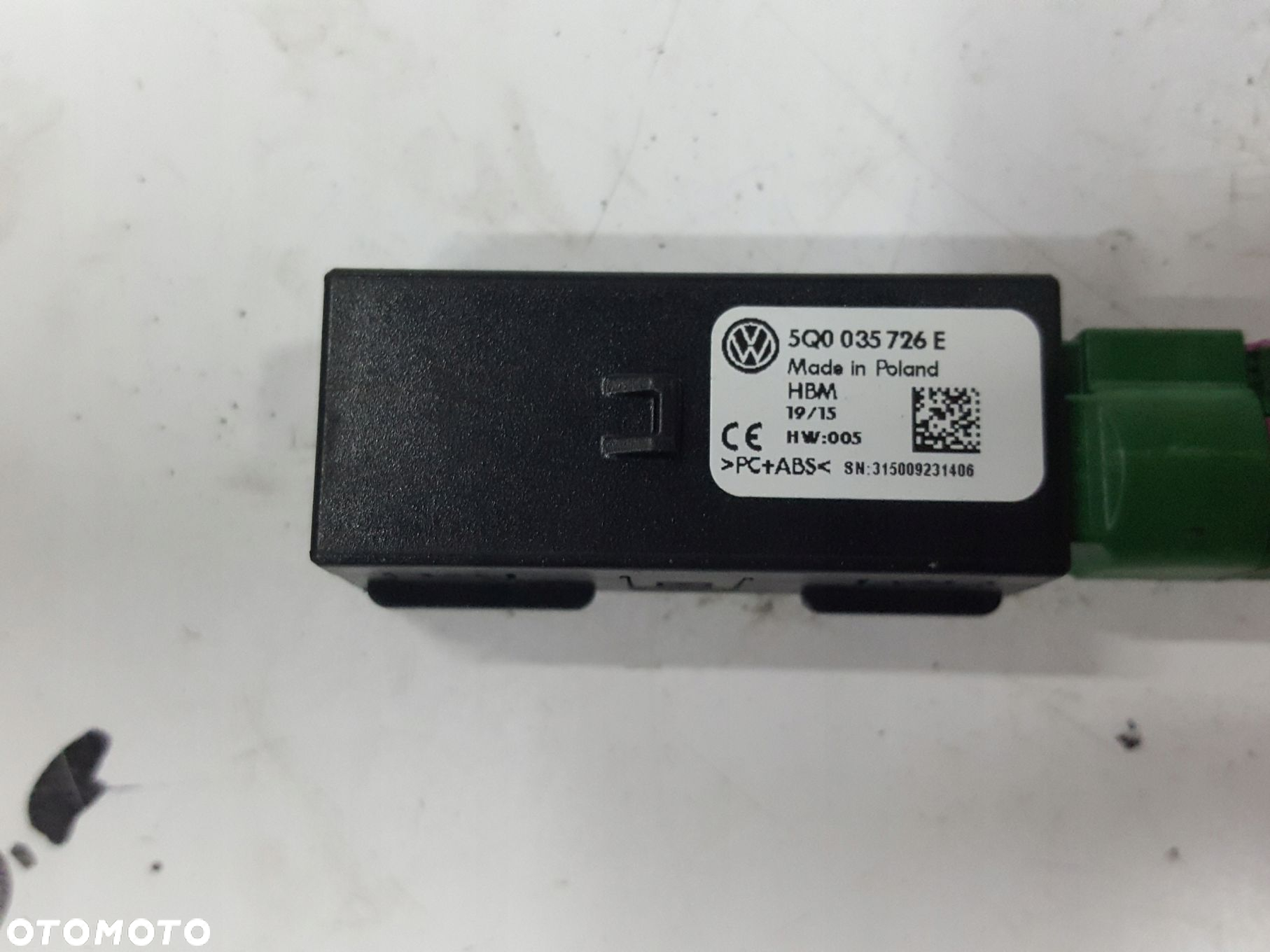 VW TIGUAN I 5N LIFT 11-15r ŁĄCZE GNIAZDO USB 5Q0035726E - 2