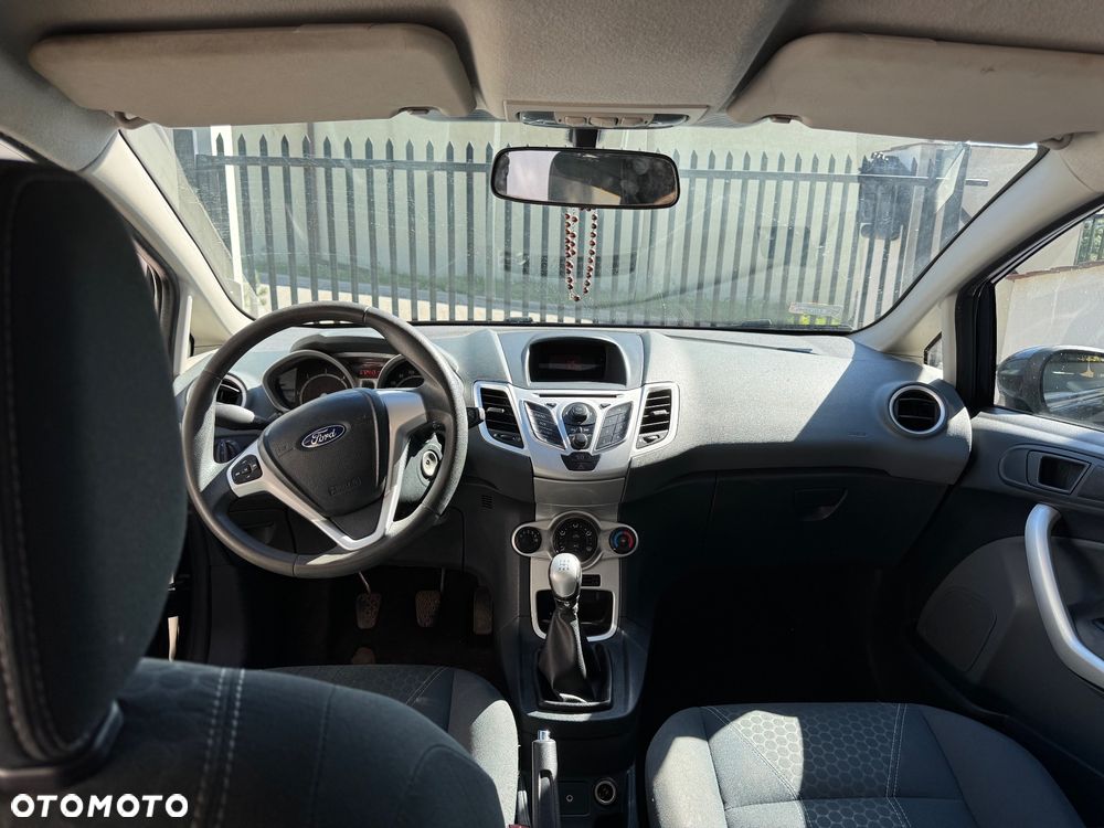 Ford Fiesta - 9