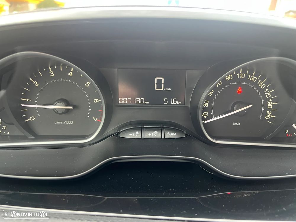 Peugeot 2008 1.2 VTi Active - 2