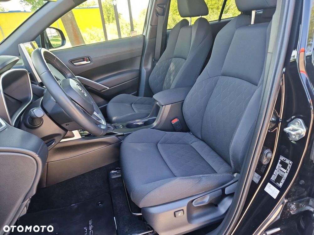 Toyota Corolla Cross - 11
