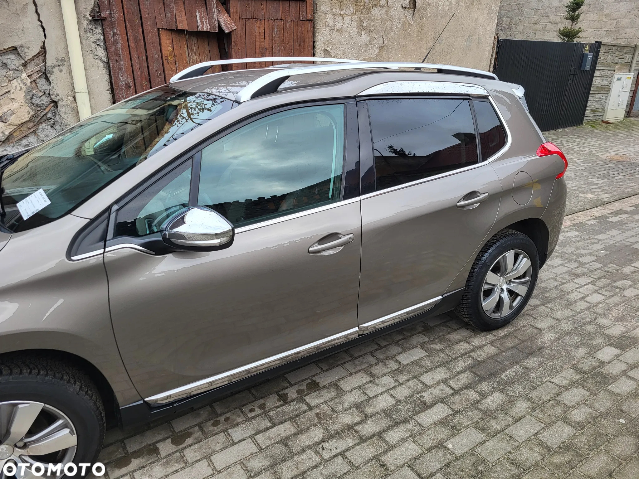 Peugeot 2008 e-HDi FAP 115 STOP & START Allure - 23