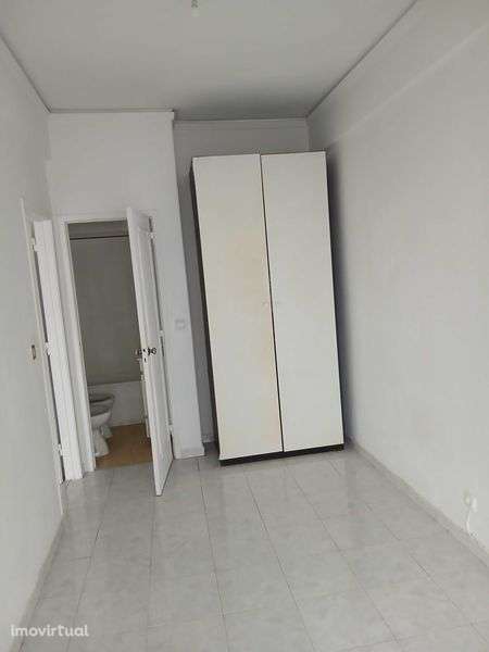 Arrenda-se T1 no Centro de Lisboa - Grande imagem: 2/5