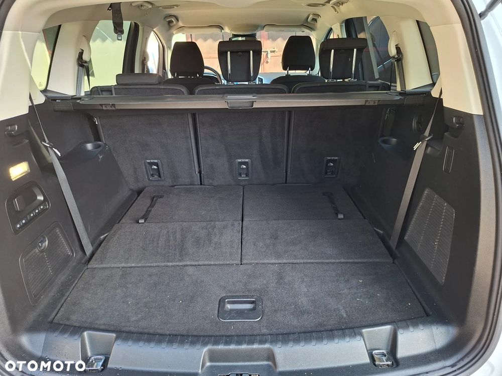 Ford S-Max - 12