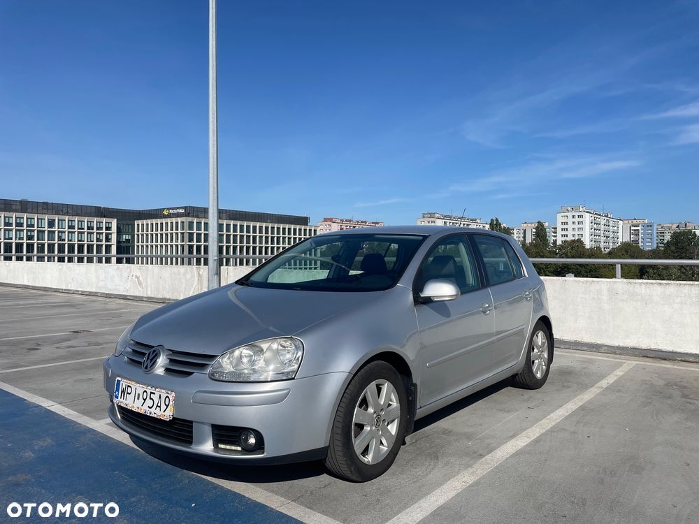 Volkswagen Golf 1.6 FSI Comfortline - 5