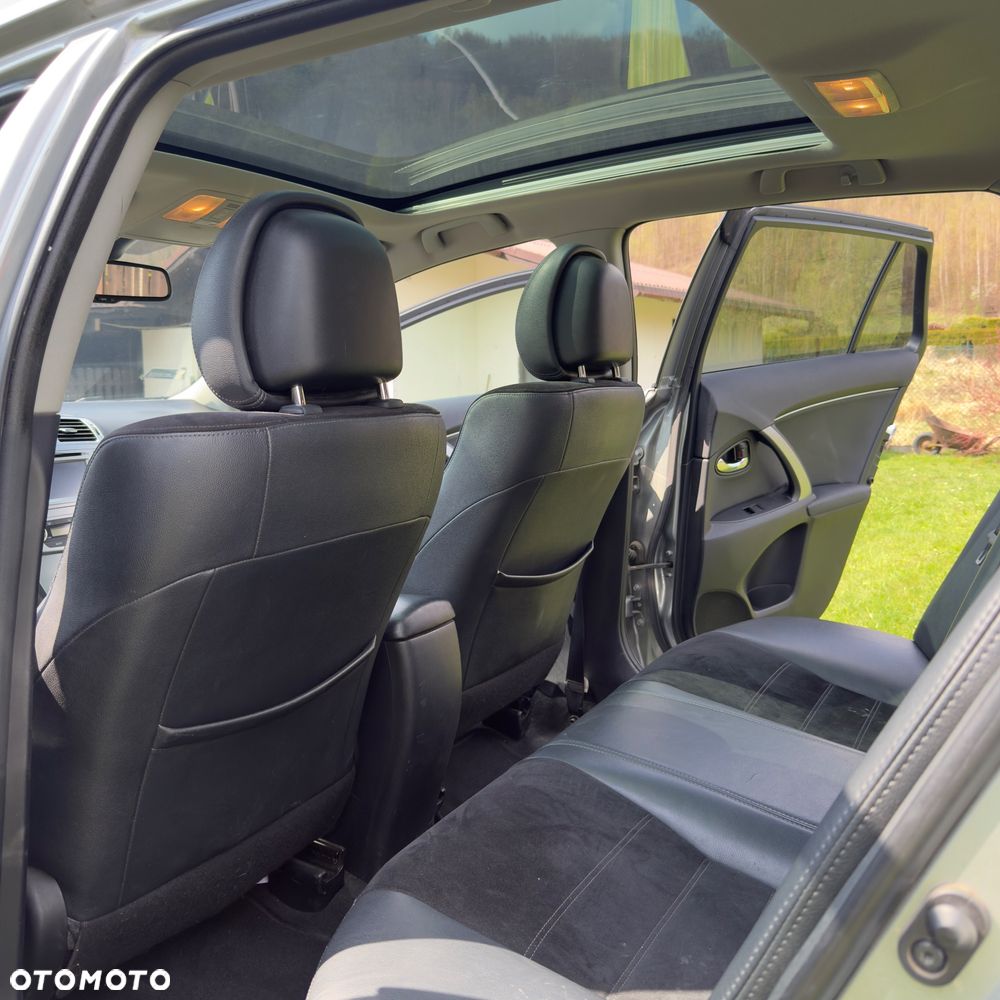 Toyota Avensis 2.0 D-4D Executive - 10