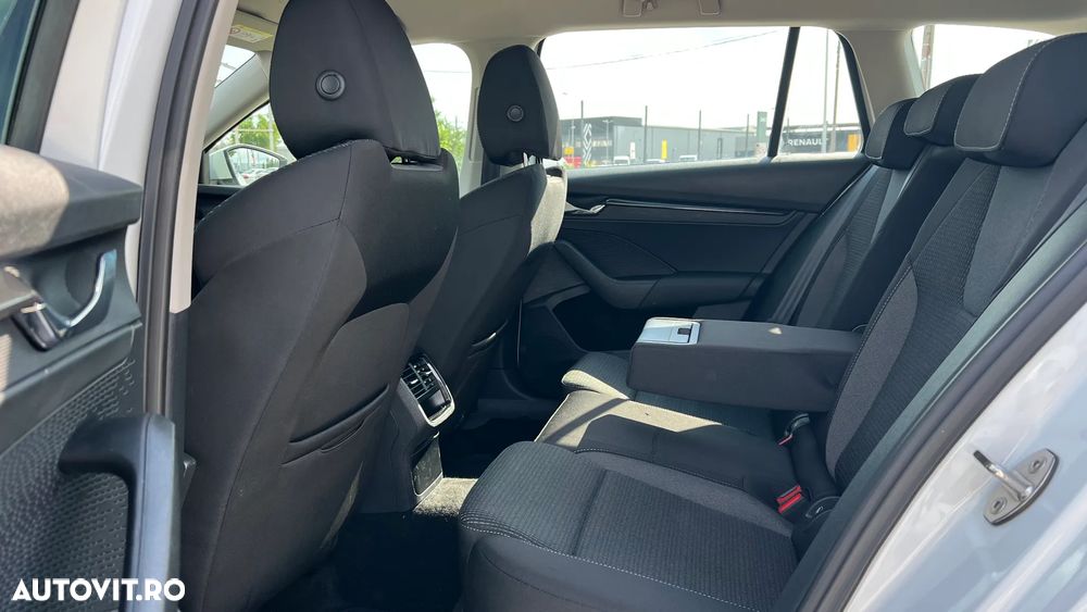 Skoda Octavia 2.0 TDI DSG Style - 7