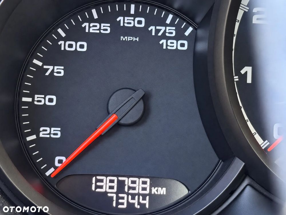 Porsche Macan Turbo - 11