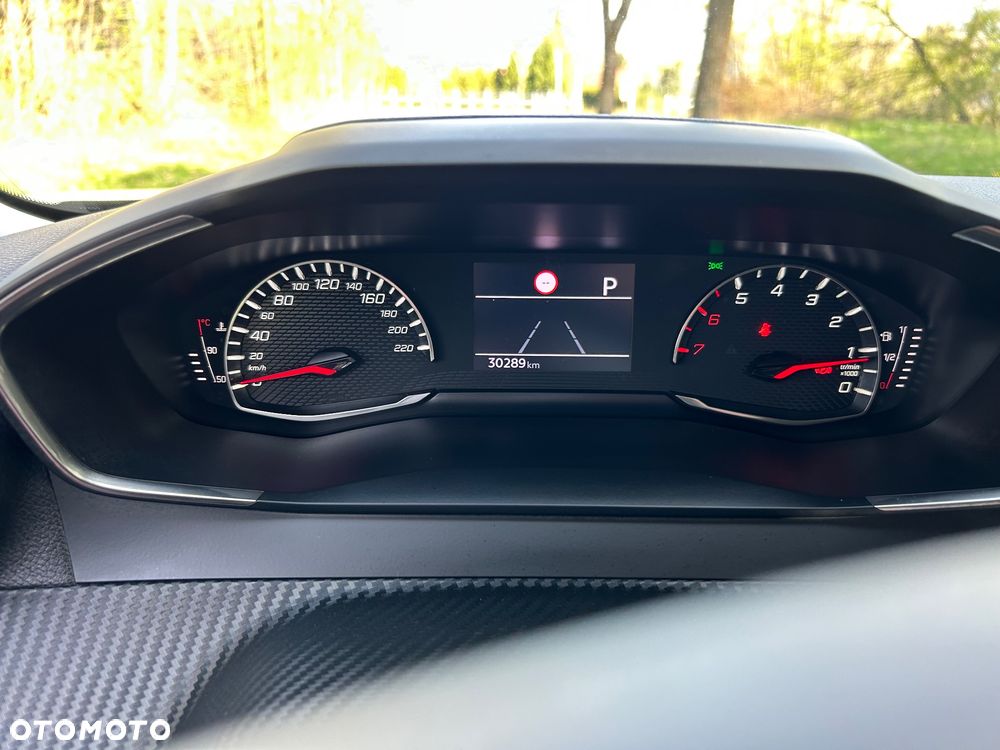 Peugeot 2008 1.2 Pure Tech GPF Allure S&S EAT6 - 9