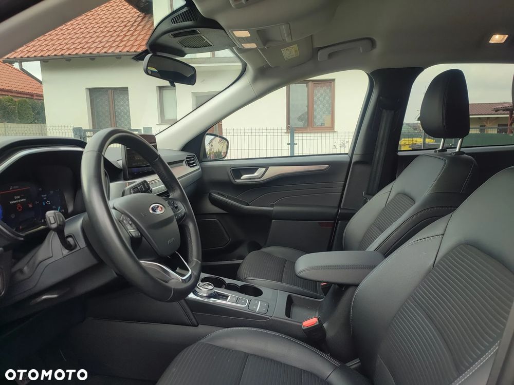 Ford Kuga - 24