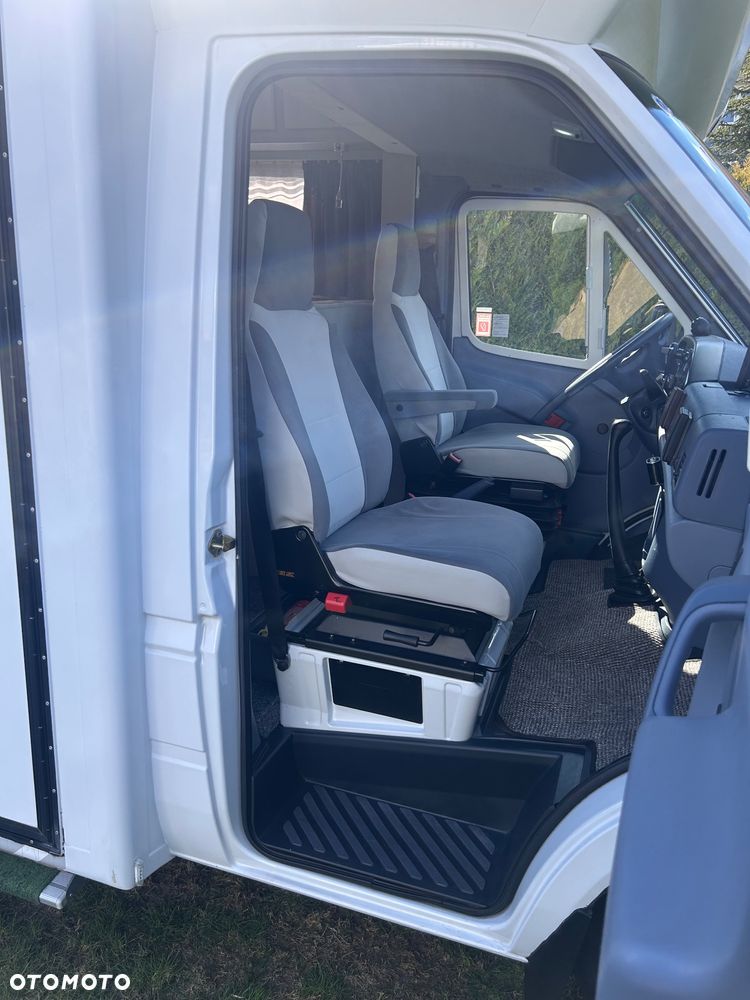 Mercedes-Benz Sprinter - 15