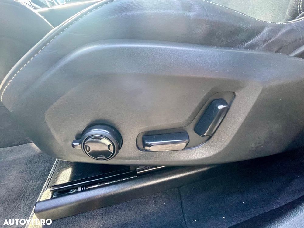 Volvo XC 60 T8 Twin Engine AWD R-Design - 23