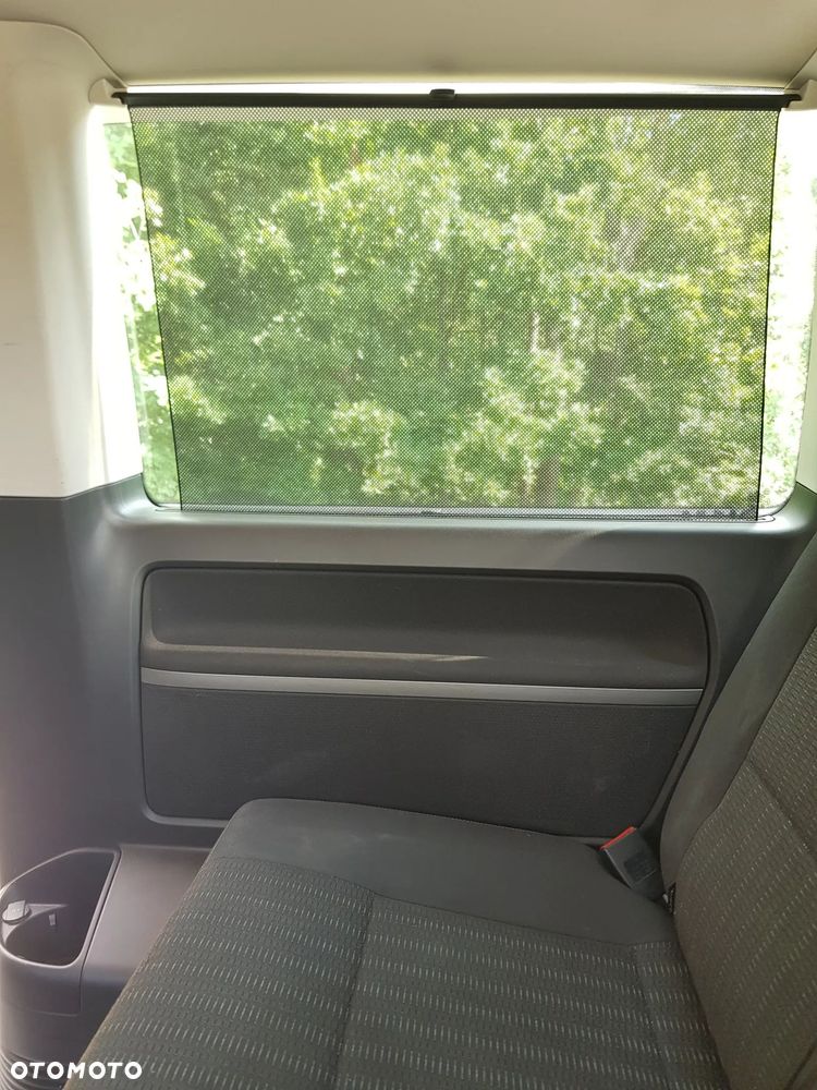 Volkswagen Multivan - 21