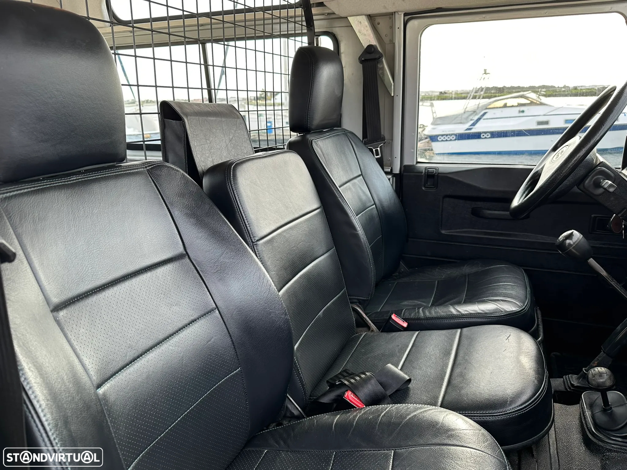 Land Rover Defender 90 SW 2.5 Td5 SE - 33