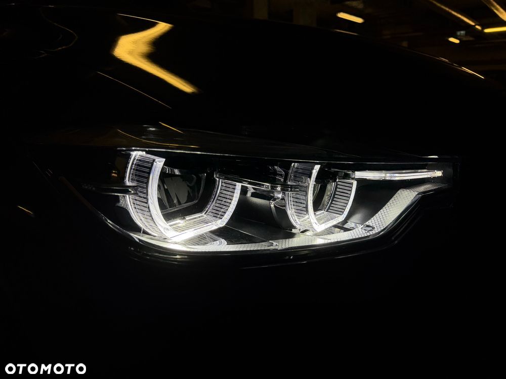 BMW Seria 3 330i xDrive Edition M Sport Shadow - 25