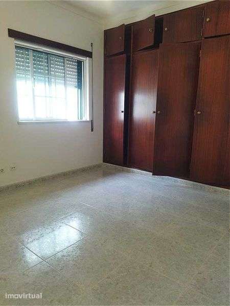Arrenda-se moradia entre Alcobaça e S. Martinho do Porto - Grande imagem: 5/12