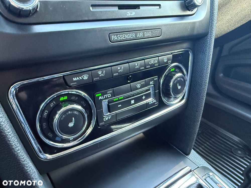Skoda Superb 2.0 TDI L&K DSG - 35