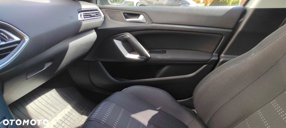 Peugeot 308 1.6 BlueHDi Allure S&S - 9