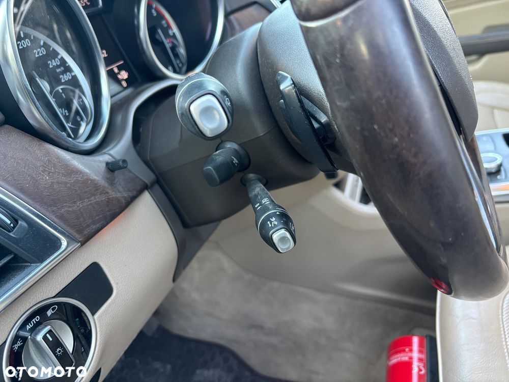 Mercedes-Benz ML - 13