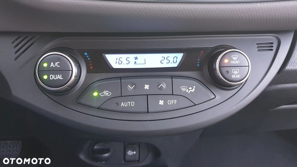Toyota Yaris - 33