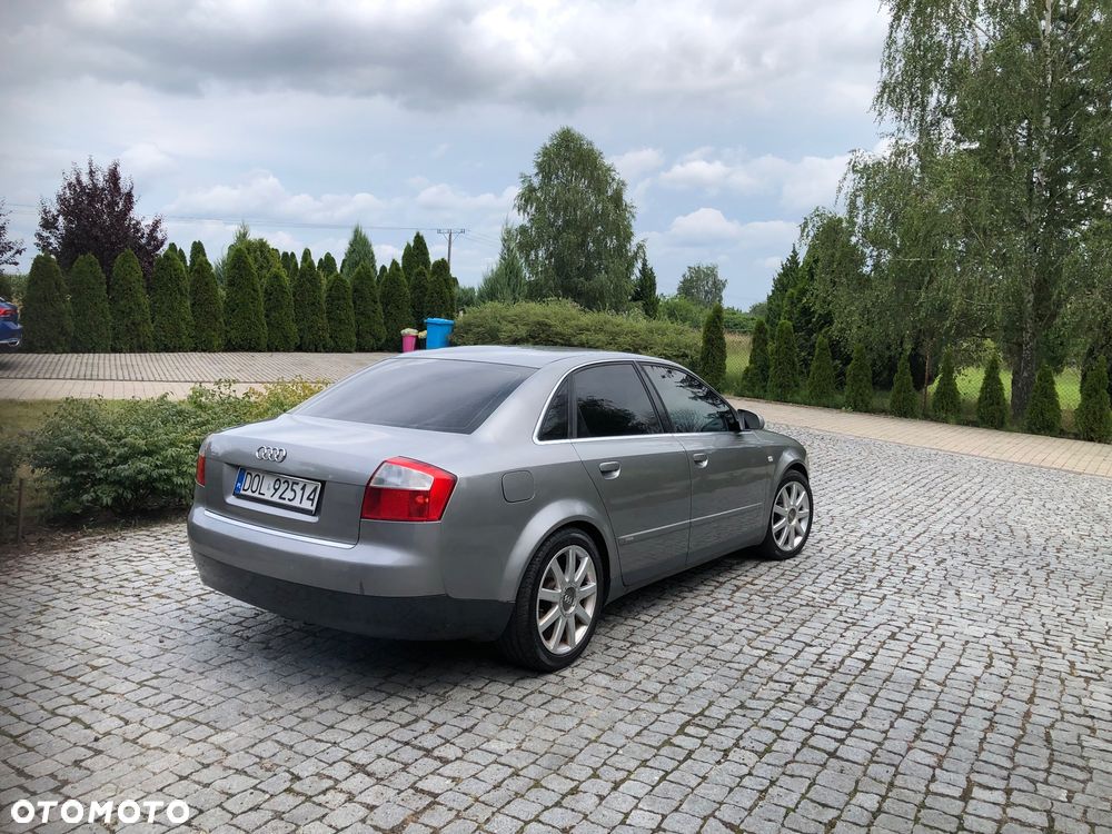 Audi A4 Avant - 1