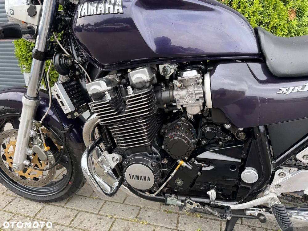 Yamaha XJR - 33
