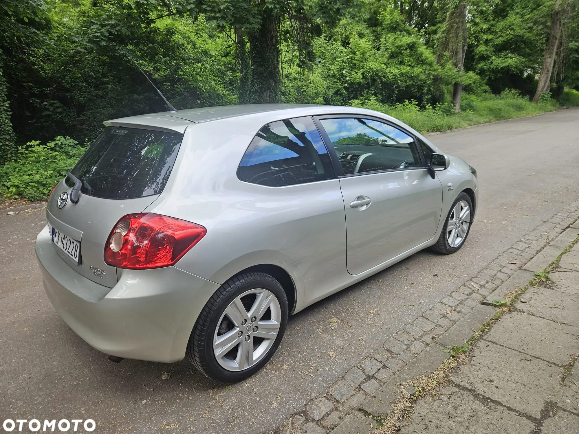 Toyota Auris 2.2 D-4D D-CAT - 7