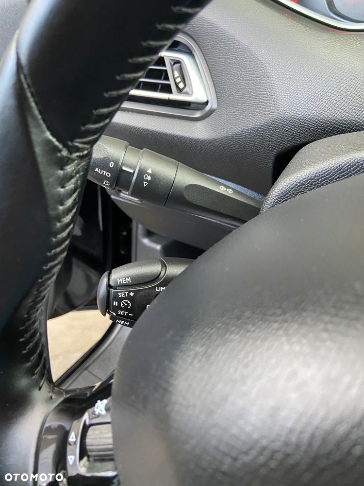 Peugeot 308 82 VTi Active - 21