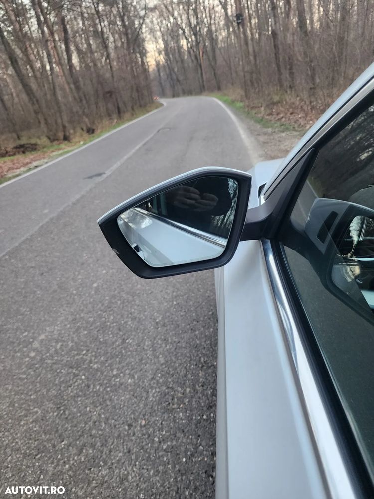 Skoda Octavia 2.0 TDI STYLE DSG - 17