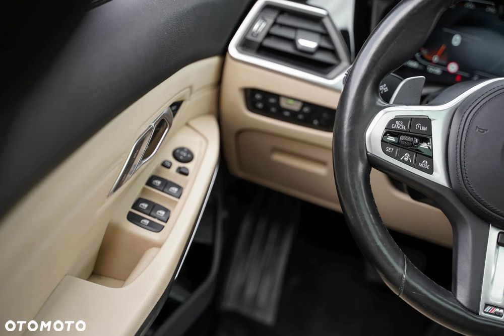 BMW Seria 3 330d xDrive mHEV M Sport - 32