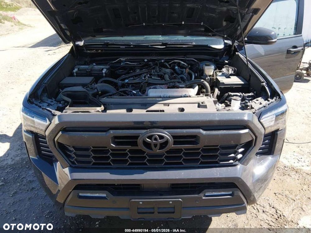 Toyota Tacoma - 9