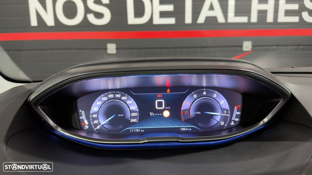Peugeot 3008 PureTech 130 Stop & Start GPF Allure - 17