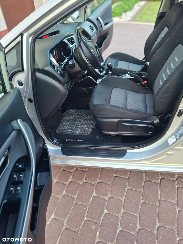 Kia Ceed 1.6 GDI Fifa World Cup Edition - 19
