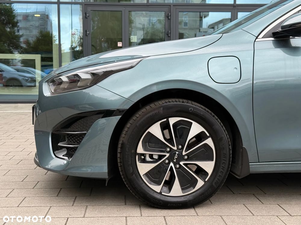Kia Ceed 1.6 GDI PHEV L DCT - 11