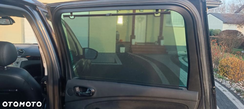 Ford Galaxy 2.0 TDCi DPF Ghia - 9