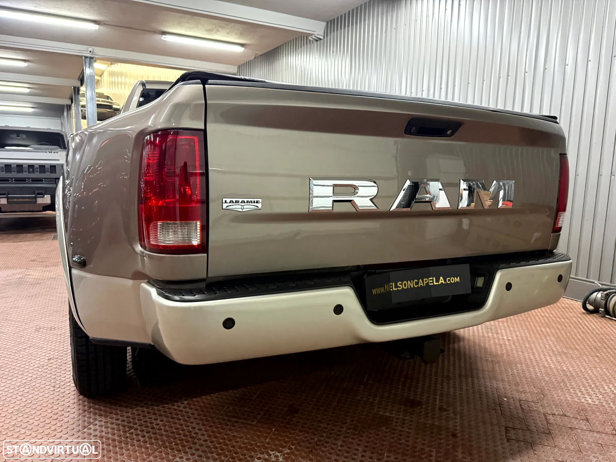 Dodge RAM 3500 Dually 6.7 Cummins Laramie - 6