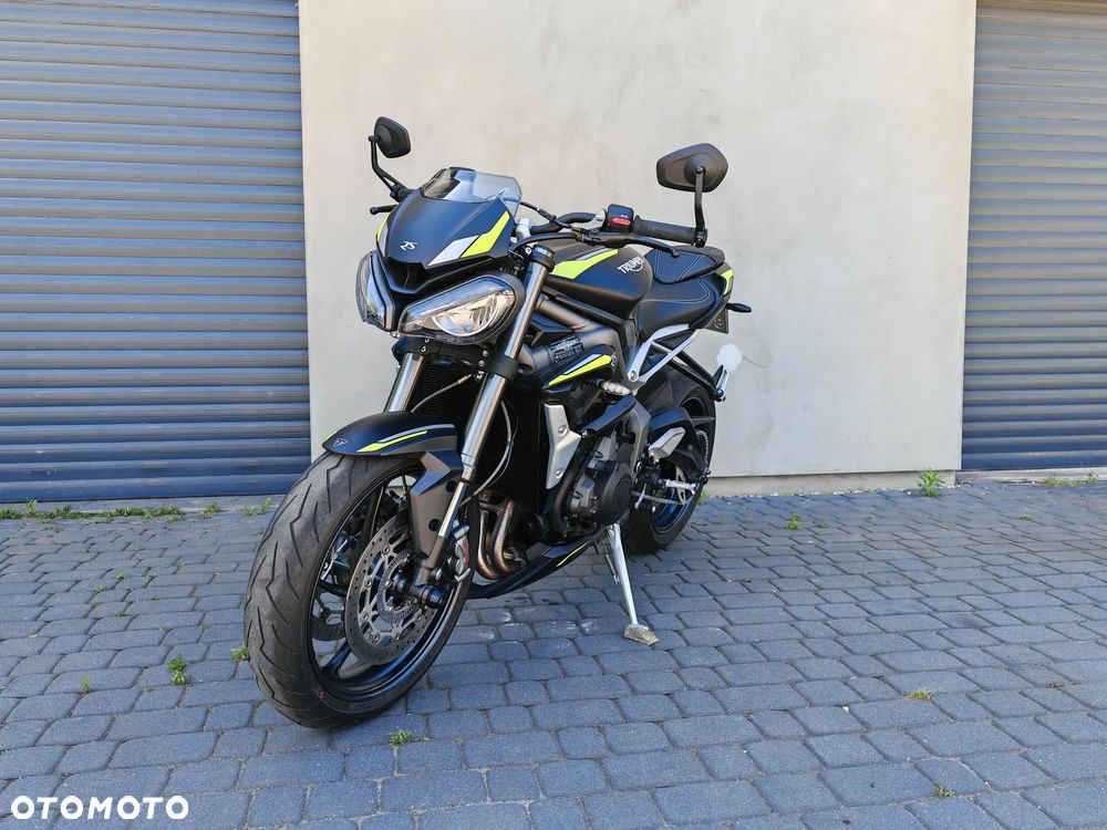 Triumph Street Triple - 12
