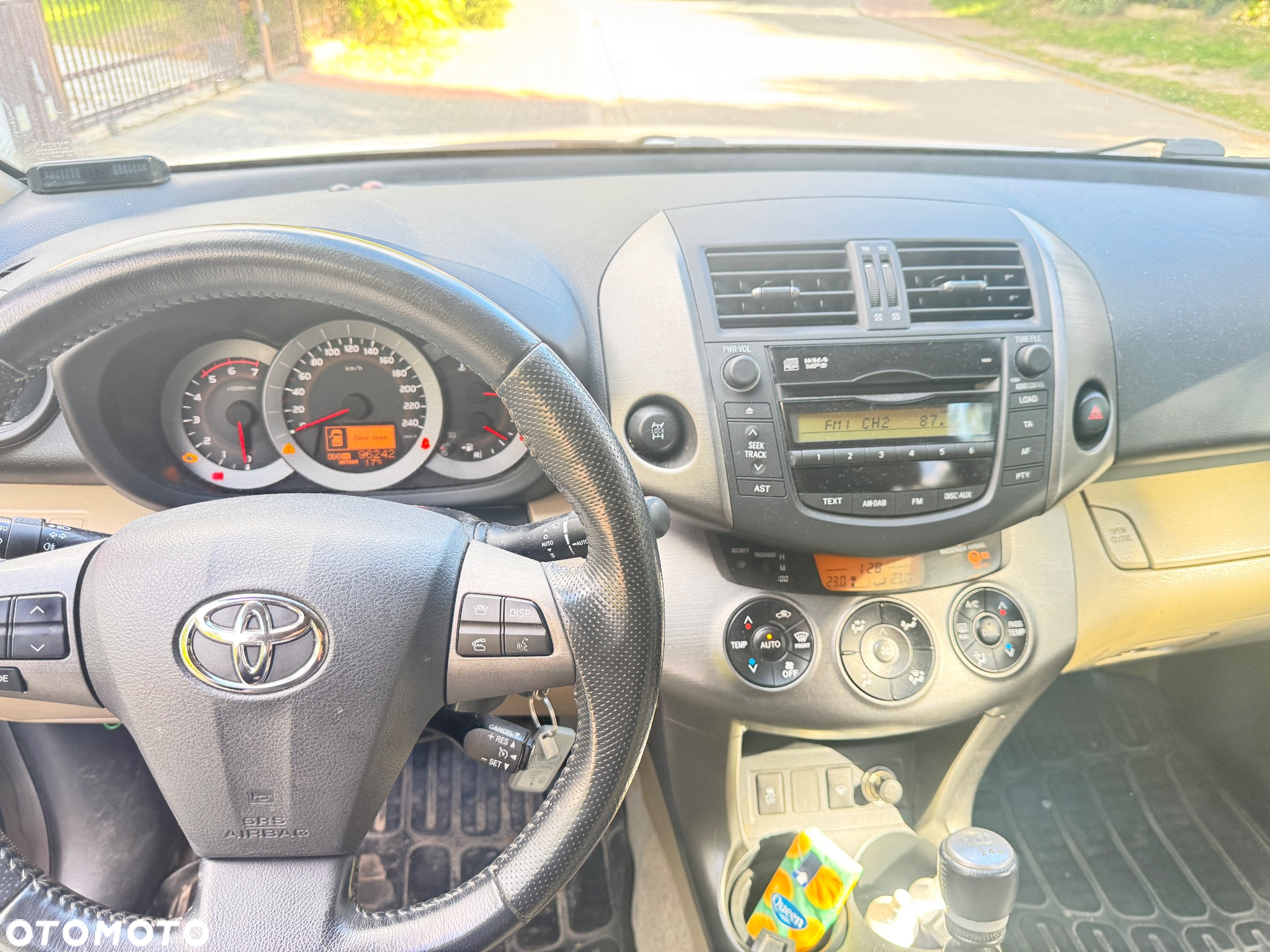 Toyota RAV4 2.2 D-4D Sol - 11