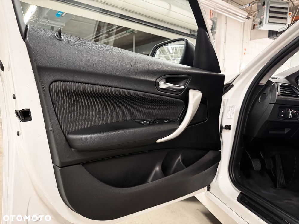 BMW Seria 1 118i - 20