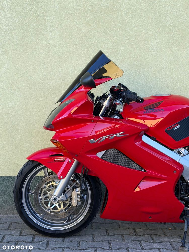 Honda VFR - 25