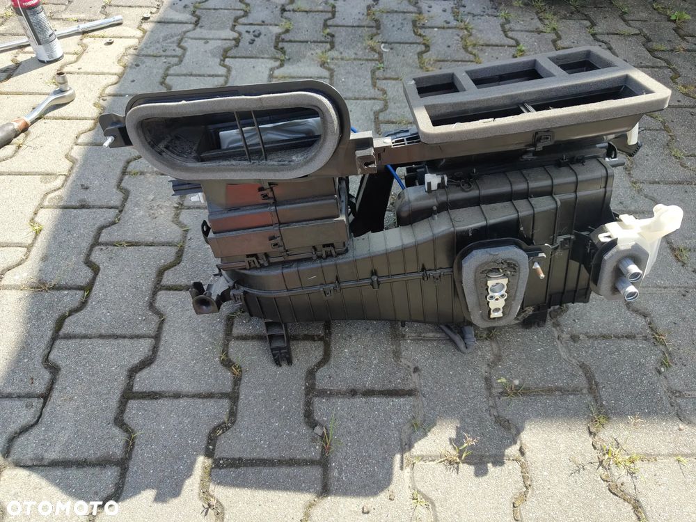 Suzuki Swift Mk8 nagrzewnica Europa