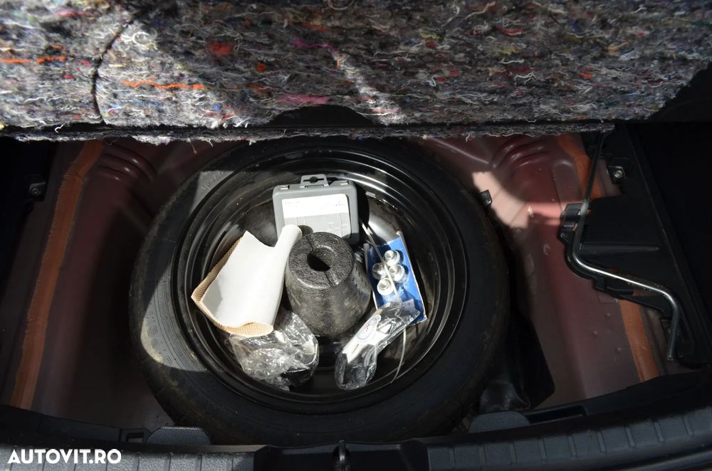 Toyota Yaris 1.5 VVT-i HSD Luna - 17