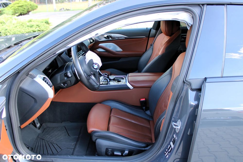 BMW Seria 8 840i xDrive - 16