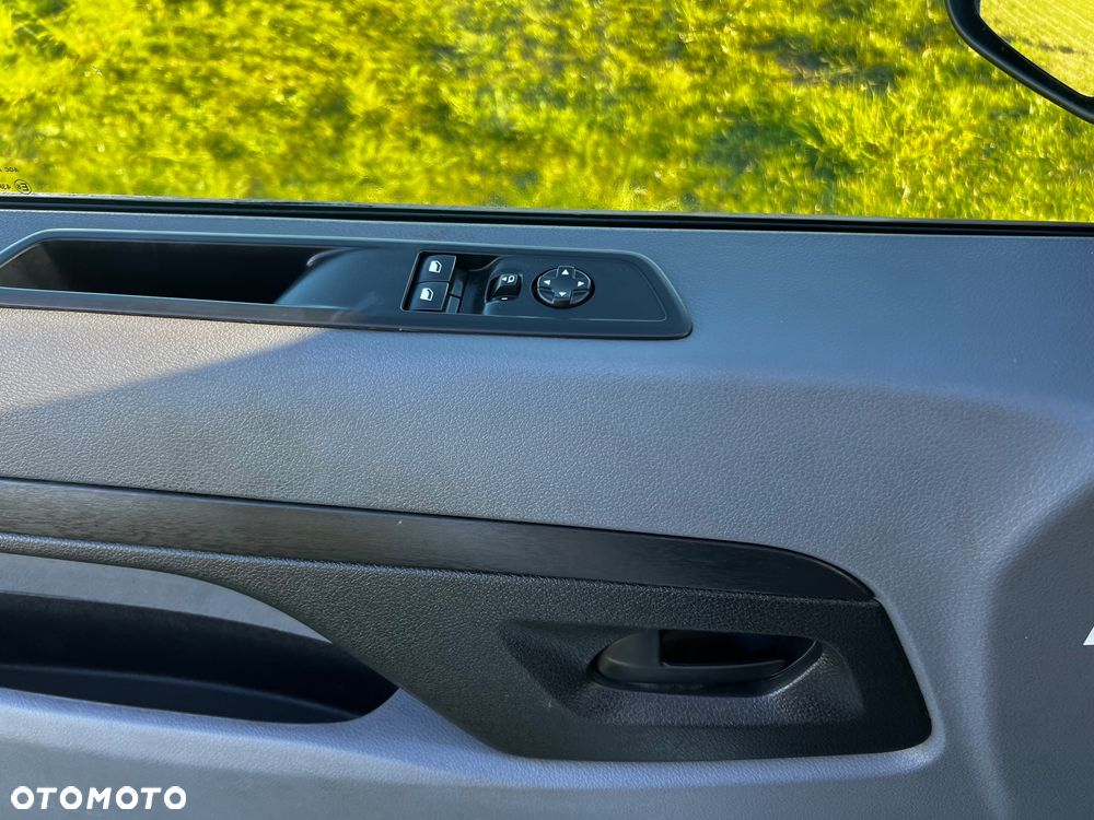 Opel Vivaro - 14