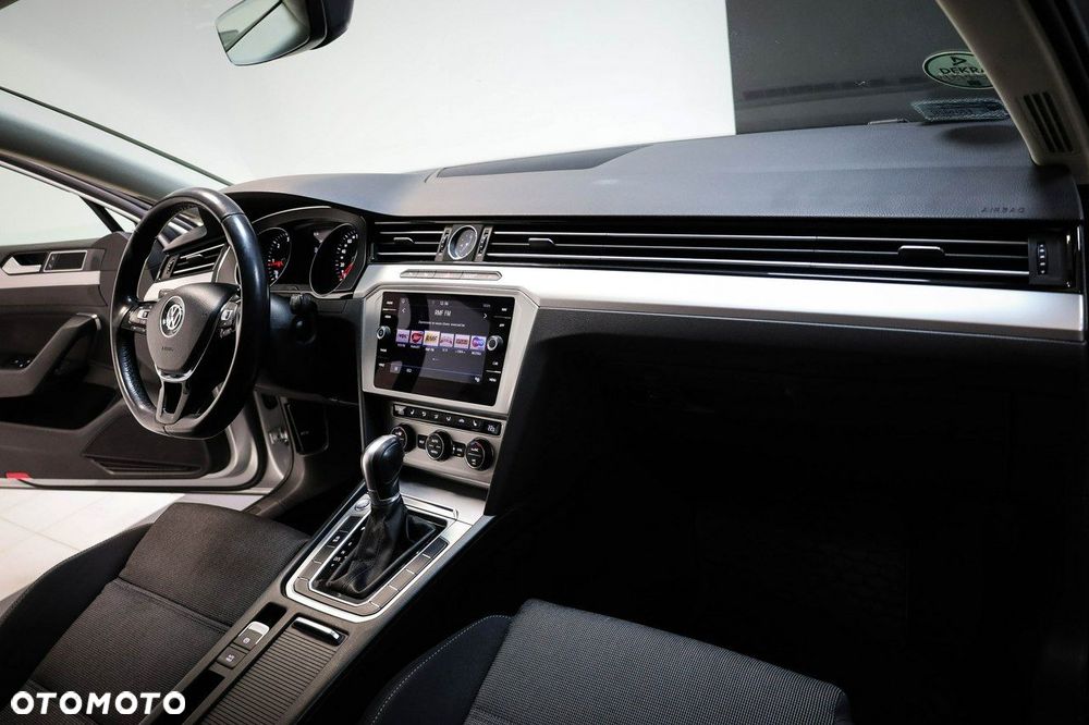 Volkswagen Passat - 20