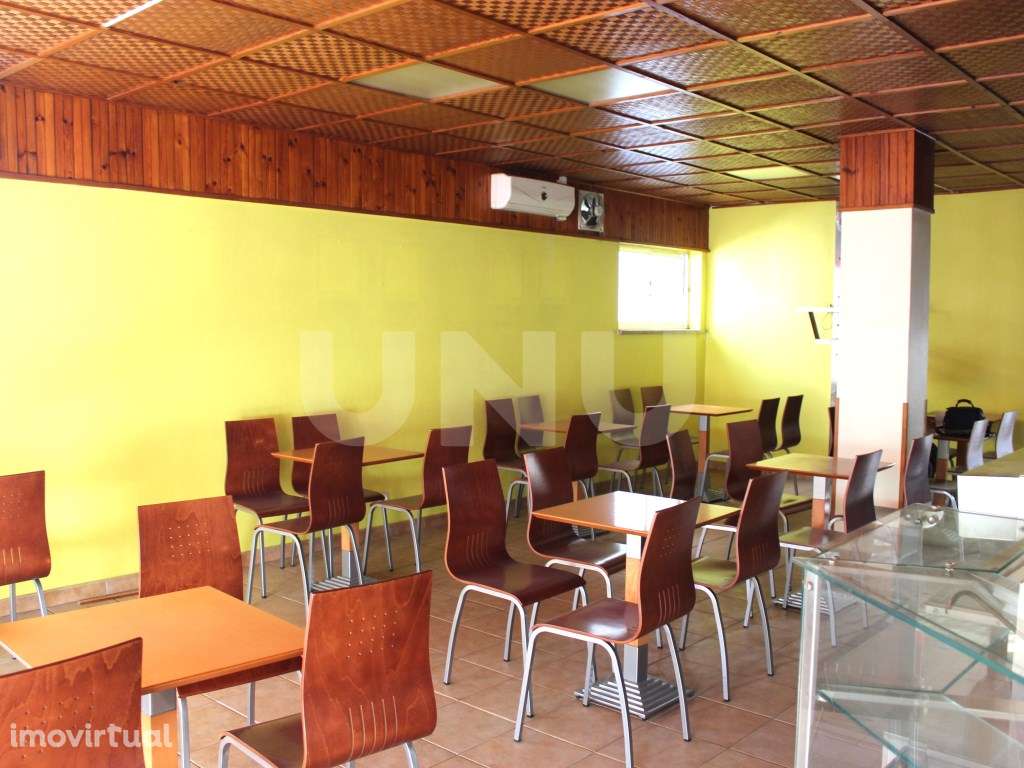 Espaço Comercial com Habitação - Grande imagem: 3/24